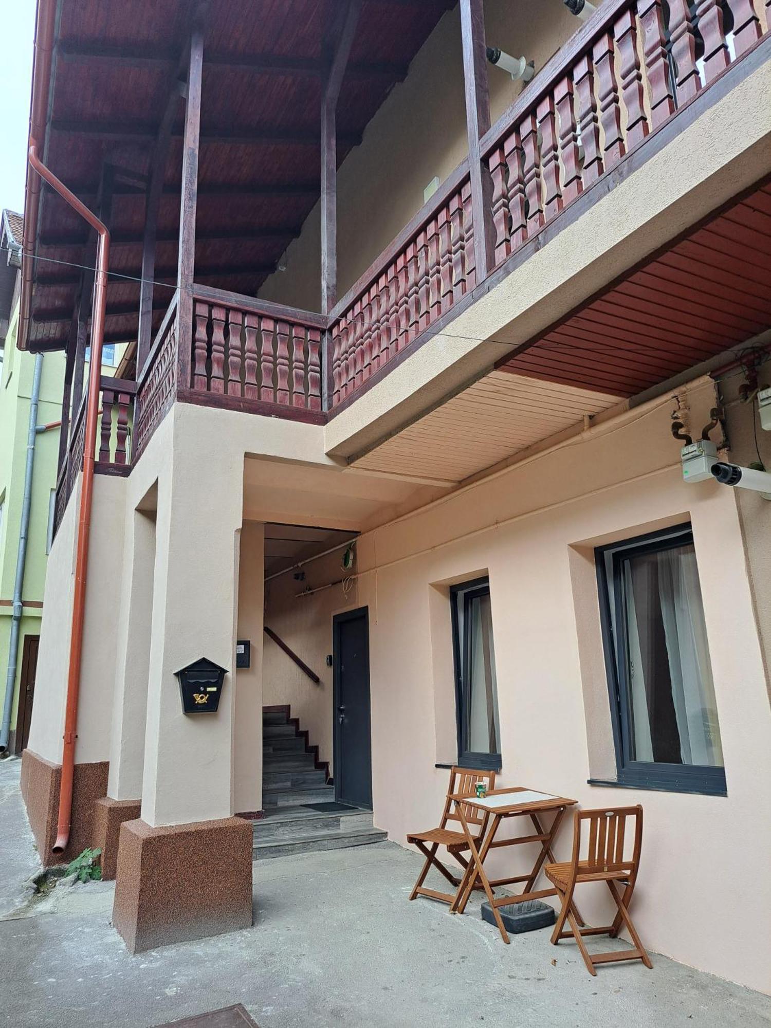 Cosy Studio In The Heart Of บราชอฟ ภายนอก รูปภาพ
